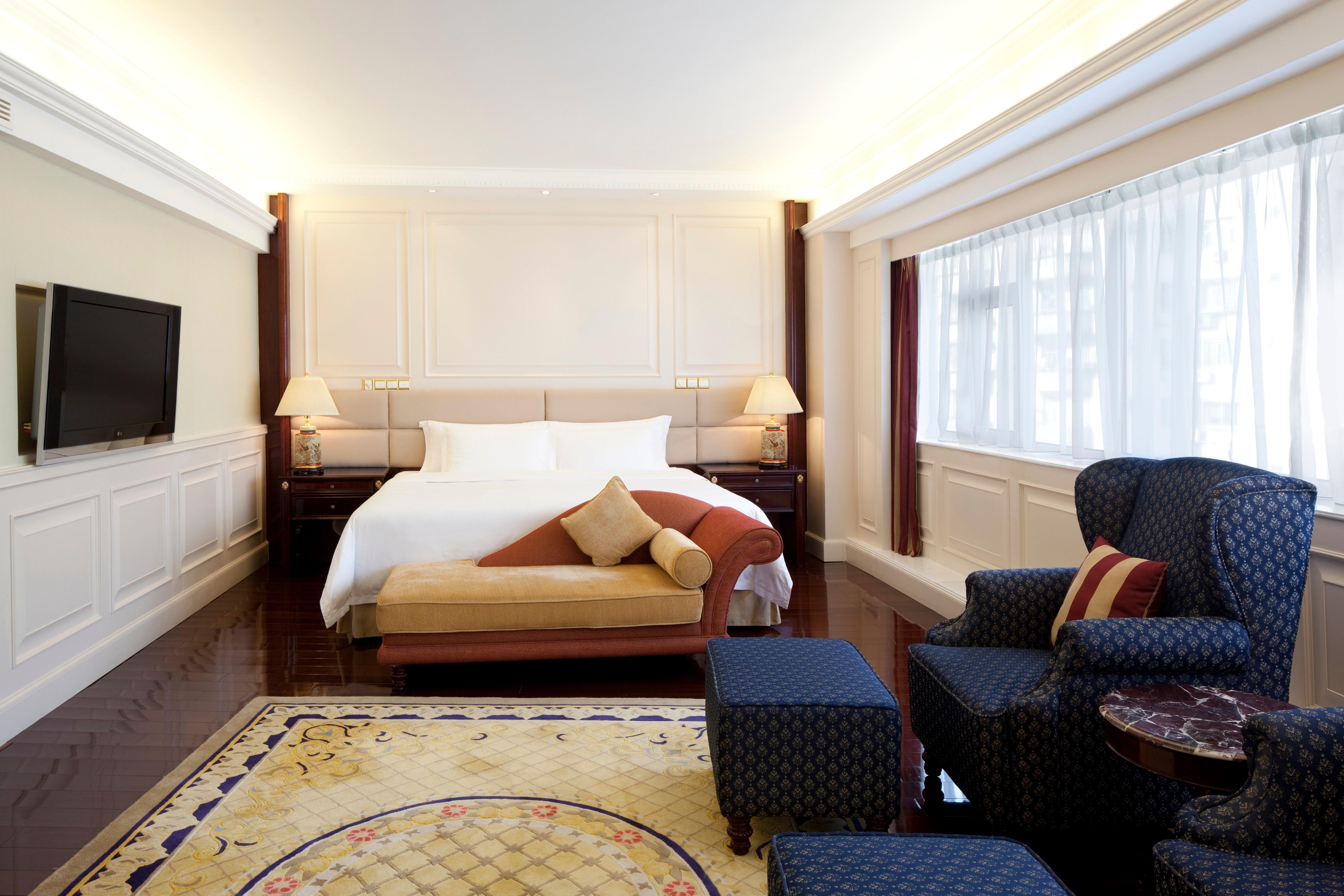 Crowne Plaza Landmark Shenzhen: Border-close Retreat With Heated Pool 深圳