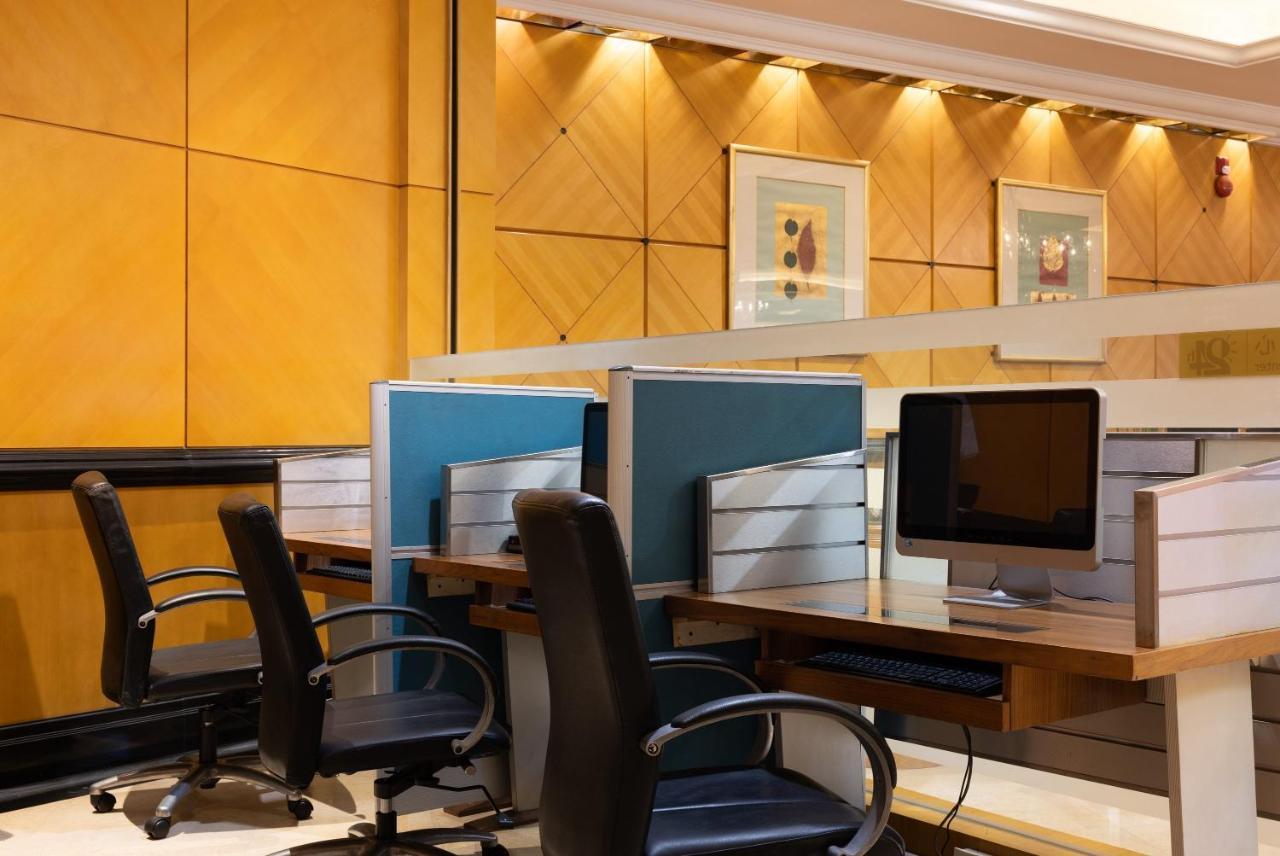Crowne Plaza Landmark Shenzhen: Border-close Retreat With Heated Pool Hotel Shenzhen
