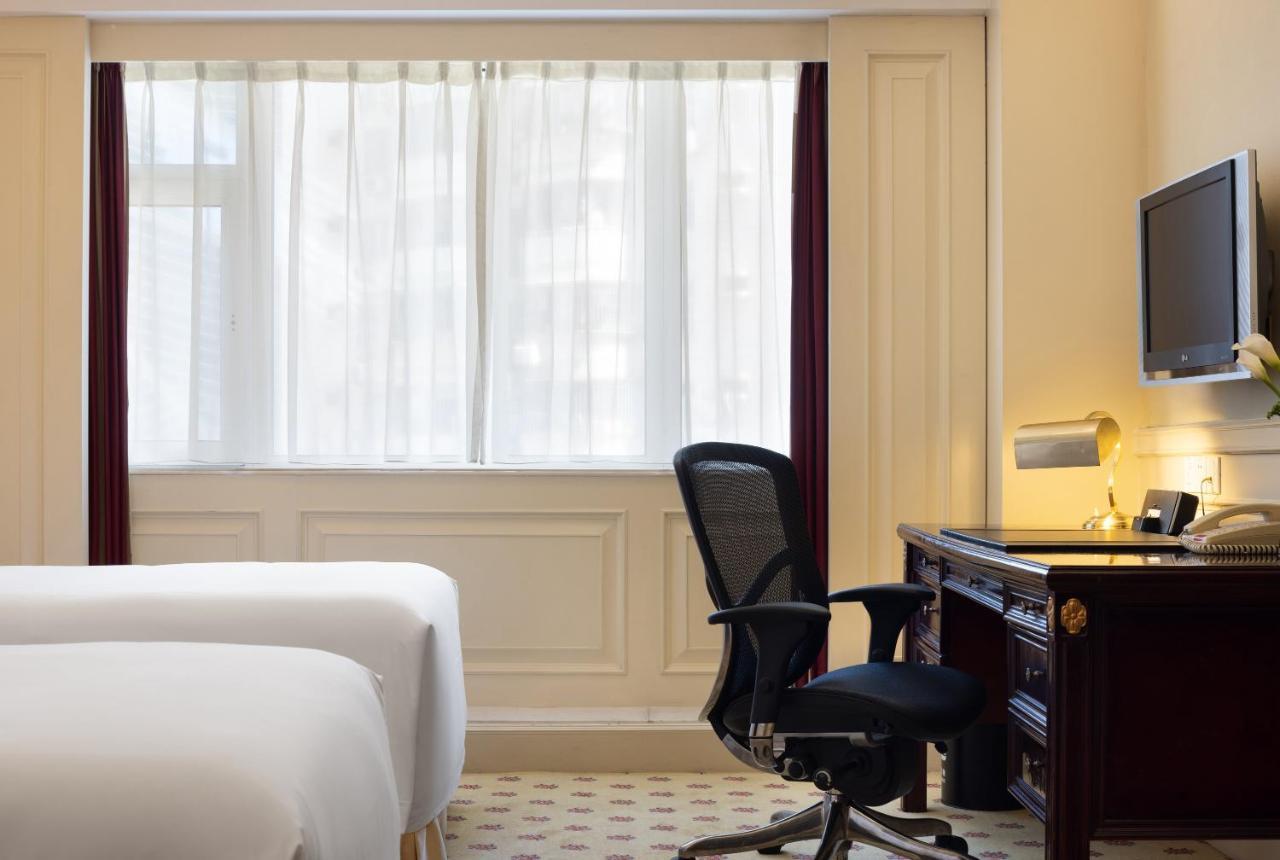 Hotel Crowne Plaza Landmark Shenzhen: Border-close Retreat With Heated Pool