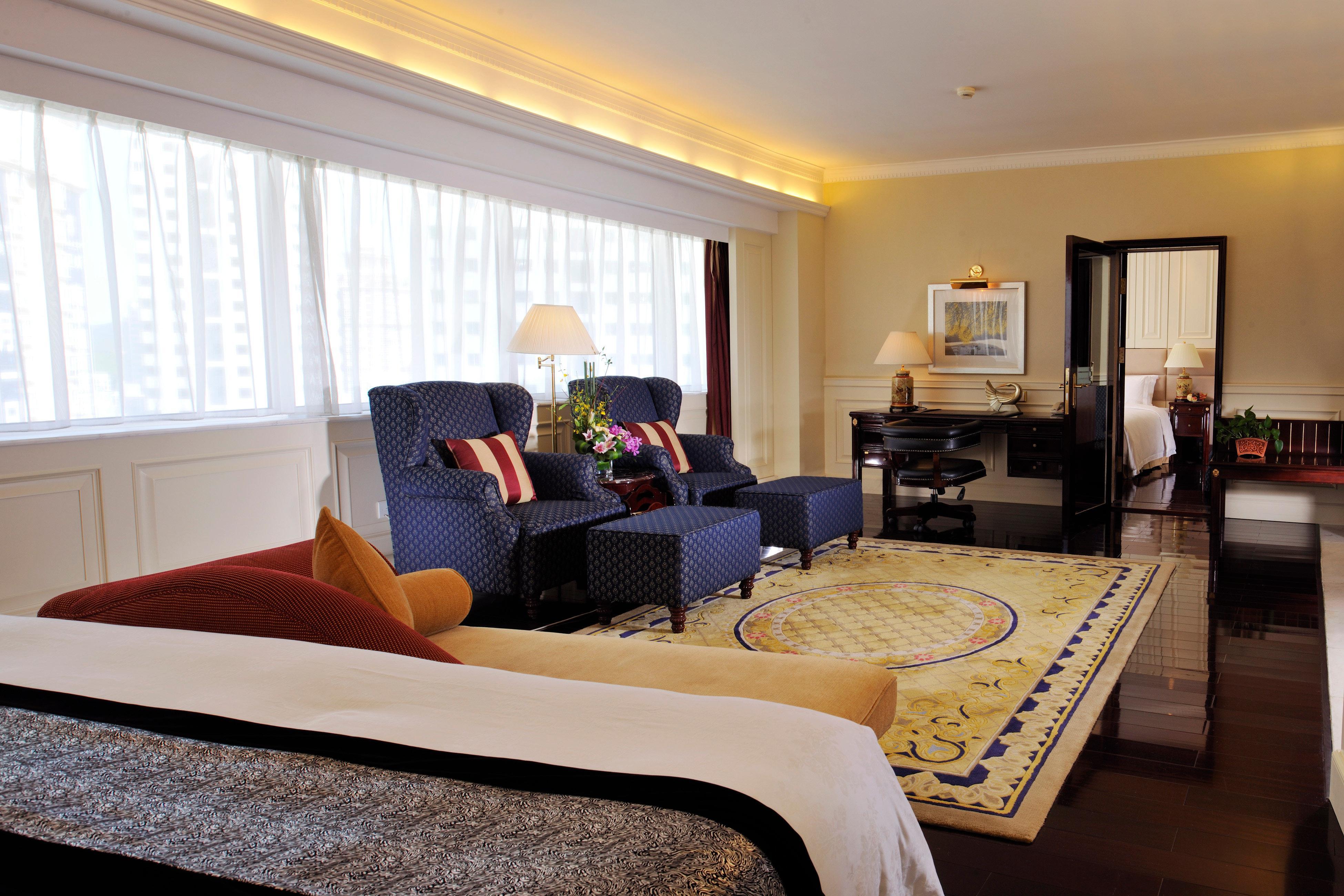 Crowne Plaza Landmark Shenzhen: Border-close Retreat With Heated Pool 酒店 深圳