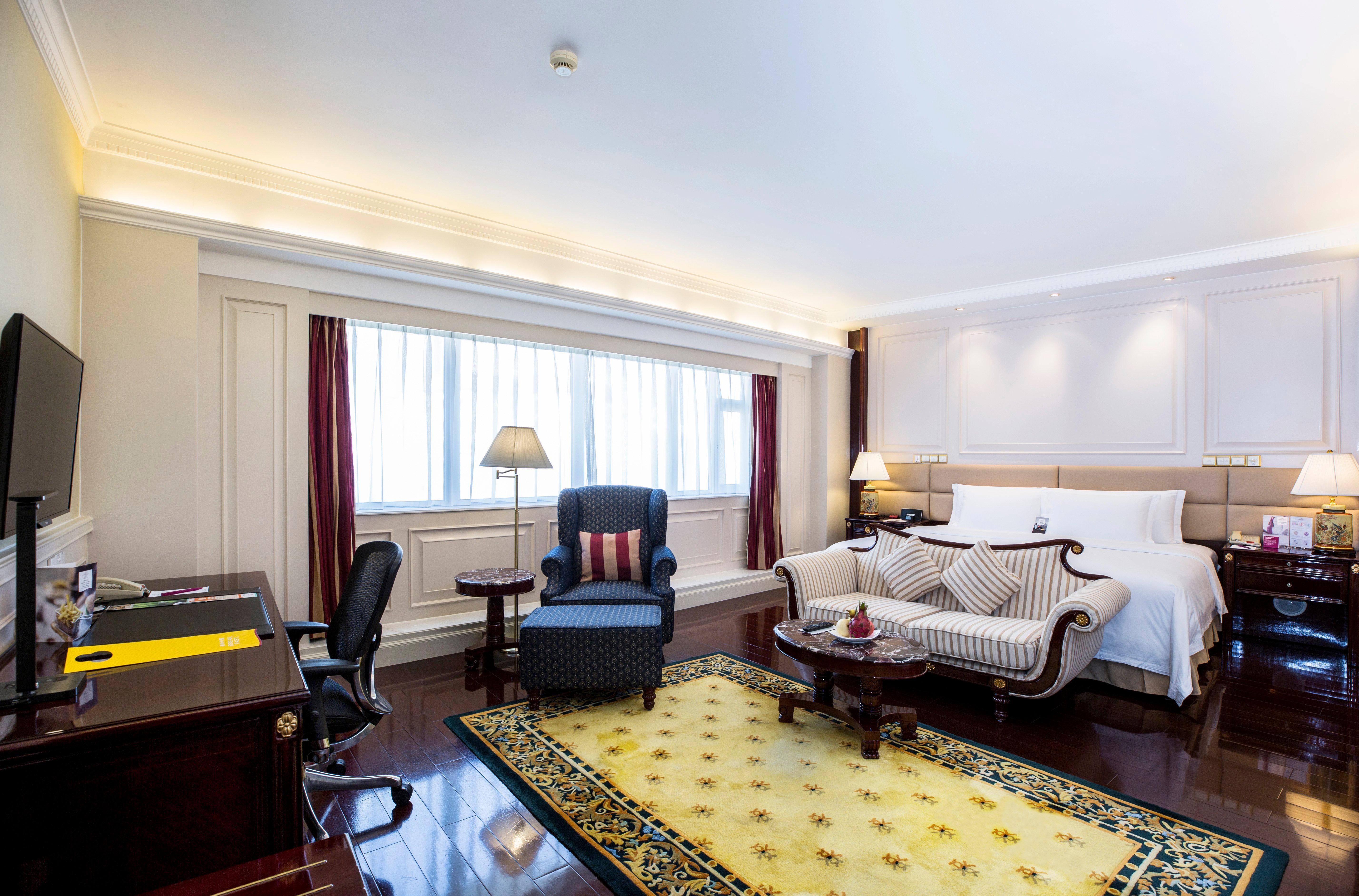 Crowne Plaza Landmark Shenzhen: Border-close Retreat With Heated Pool 5* 深圳